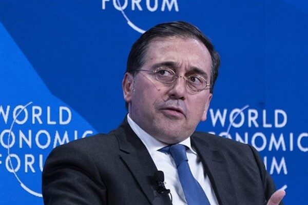 Albares, Avrupalılar olarak birleştiklerini belirterek,"Özgür ve egemen bir Ukrayna'ya desteğimizi