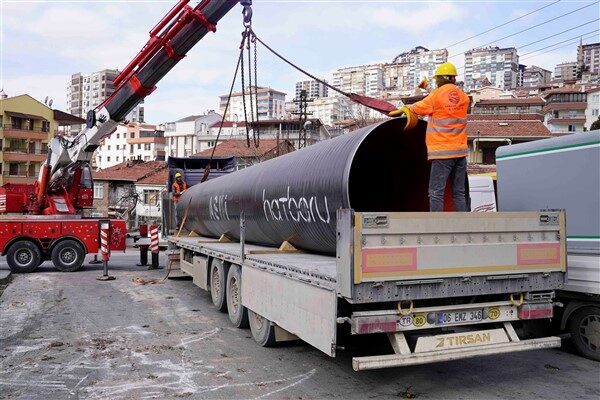 Proje kapsamında; Yenimahalle ilçesi Demet Mahallesi’ndeki P1 Pompa İstasyonu ile