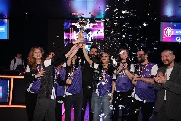 BoostGate Esports ve Arthea Queens takımları arasında geçen final mücadelesinde