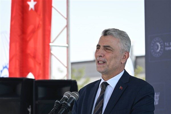 Ticaret Bakanı Bolat, Kiev ziyaretleri kapsamında Ukrayna Gagauzlar Birliği Başkanı
