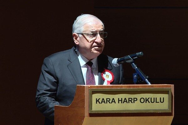 Bakanlıktan yapılan açıklamaya göre, Milli Savunma Bakanı Güler, Başkomutan Gazi