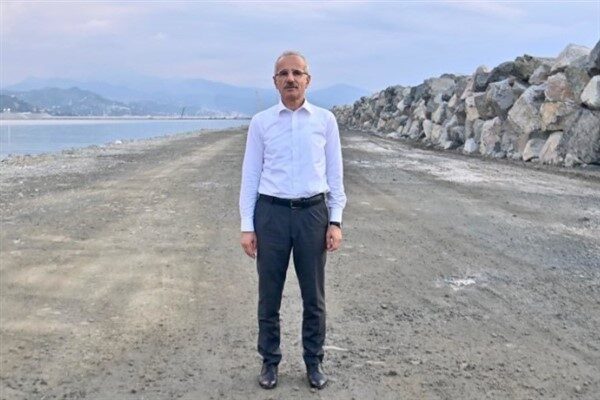 Ulaştırma ve Altyapı Bakanı Uraloğlu, Gaziantep programı kapsamında AK Parti