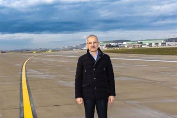 Ulaştırma ve Altyapı Bakanı Uraloğlu, Gaziantep Valiliği ziyaretinde Vali Kemal