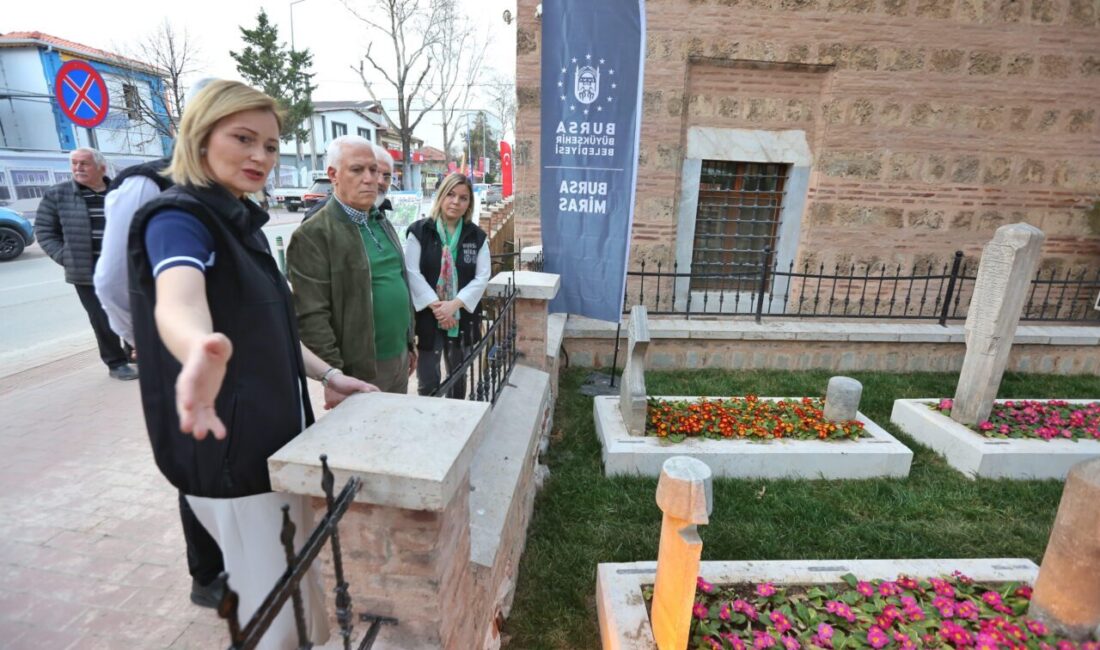 II. Murad döneminde Mahmut Çelebi tarafından 1422-1423 tarihinde yaptırılan İznik