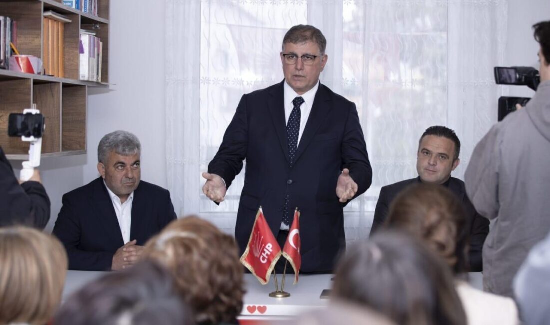 İzmir Büyükşehir Belediye Başkanı Dr. Cemil Tugay, İzmir Büyükşehir Belediyesi