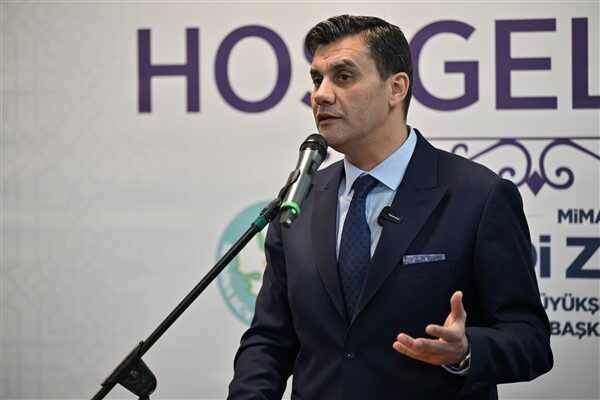 İftar programına Manisa Büyükşehir Belediye Başkanı Ferdi Zeyrek, Şehzadeler Belediye