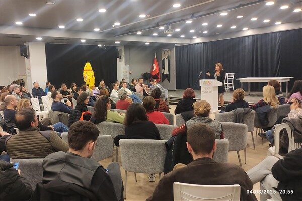 Toplantının ana gündem maddeleri arasında rehabilitasyon merkezlerine erişim, belediyenin mama