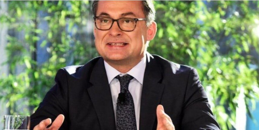 Bundesbank'ı yöneten ve Avrupa Merkez Bankası Yönetim Konseyi üyesi olarak