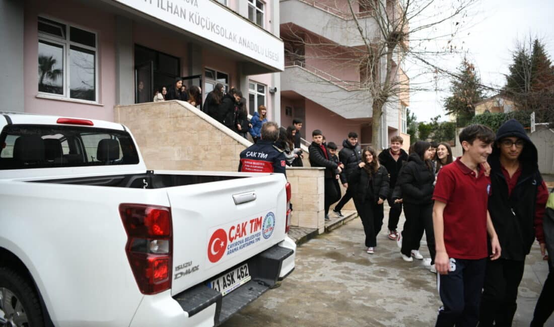 ÇAK-TİM, ilçedeki tüm liselerde afet farkındalık eğitimi verdi. ÇAK-TİM Ekip