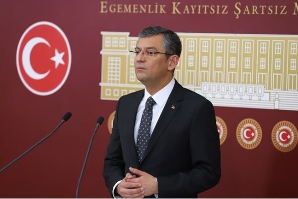 CHP Genel Başkanı Özgür Özel, Saraçhane’de İstanbul Büyükşehir Belediye Başkanlığına