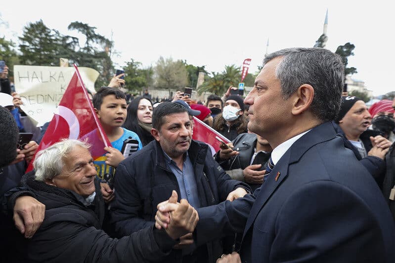 CHP Genel Başkanı Özgür Özel, tutuklanan Türkiye Belediyeler Birliği Başkanı