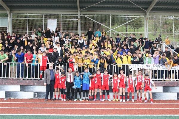 Küçük Erkekler Futbol İl Birinciliği Şampiyonası’nda heyecan, oynanan final müsabakalarının