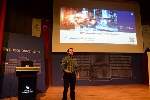 Düzce Üniversitesi Mühendislik Fakültesi tarafından Cumhuriyet Konferans Salonu’nda düzenlenen “MATLAB