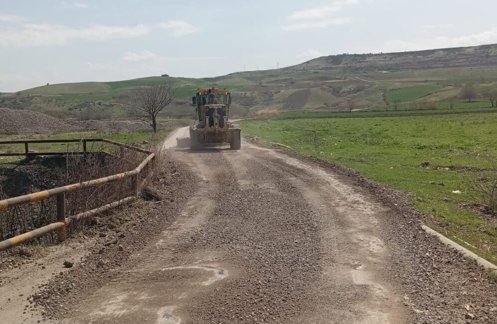 Eğil Belediyesi tarafından yürütülen çalışmalar kapsamında, Yatır Mahallesi'nde ulaşımı güçlendirmek