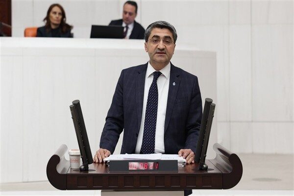 DEVA Partisi Genel Başkan Yardımcısı ve Mersin Milletvekili Ekmen, 8