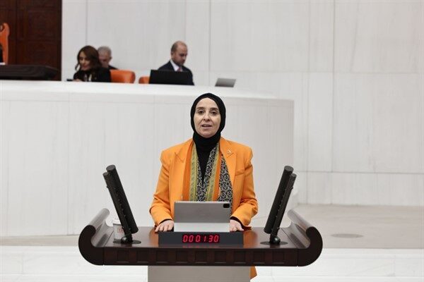 Dijital dünyada yaşanan hızlı dönüşüm ve yapay zeka teknolojilerinin ilerlemesiyle,