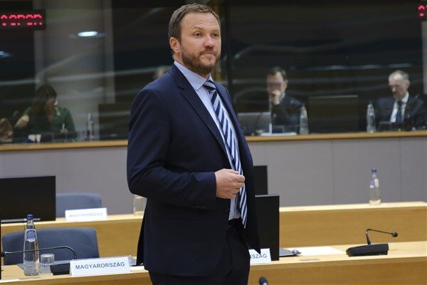 Estonya Dışişleri Bakanı Tsahkna, Fransa Dışişleri Bakanı Jean-Noel Barrot ile