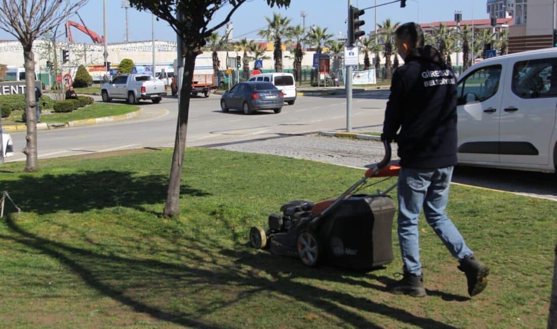 Giresun Belediyesi Park ve Bahçeler Müdürlüğü ekipleri şehir genelinde çevre