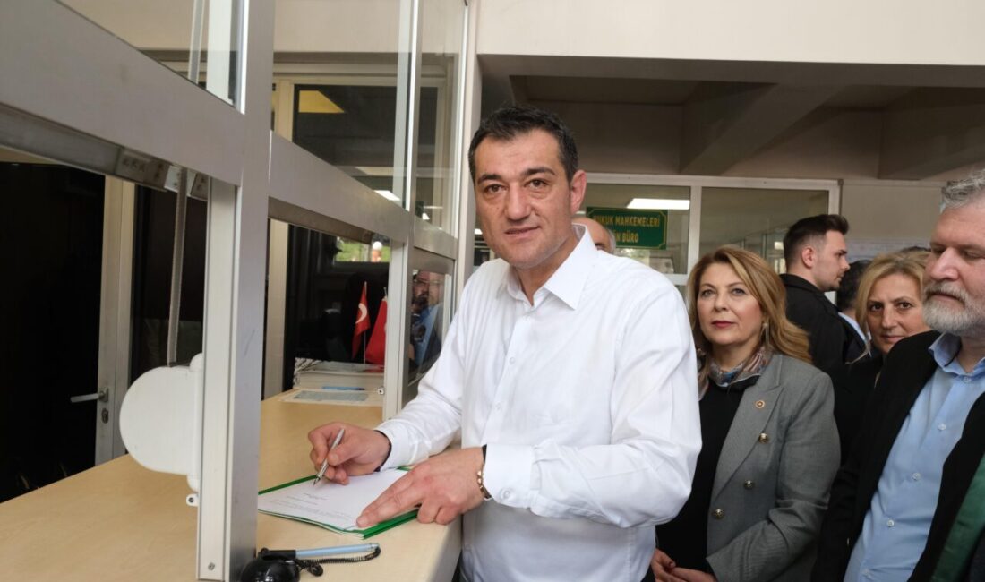 Taşbaşı Parkı’ndan başlayıp adliye binası önünde sona eren yürüyüşün ardından