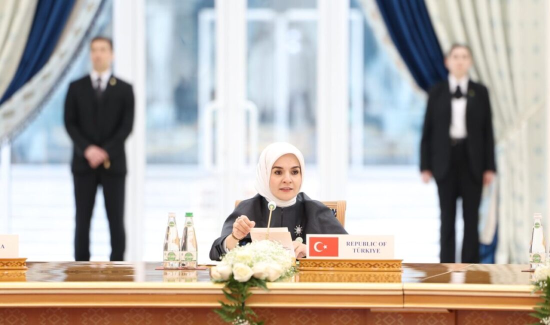 Aile ve Sosyal Hizmetler Bakanı Mahinur Özdemir Göktaş, Türkmenistan'da düzenlene