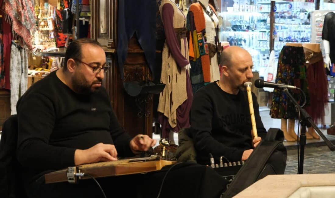 Her hafta Haller Gençlik Merkezi'nde konserler ve gösterilerler düzenleniyor. Pazartesi