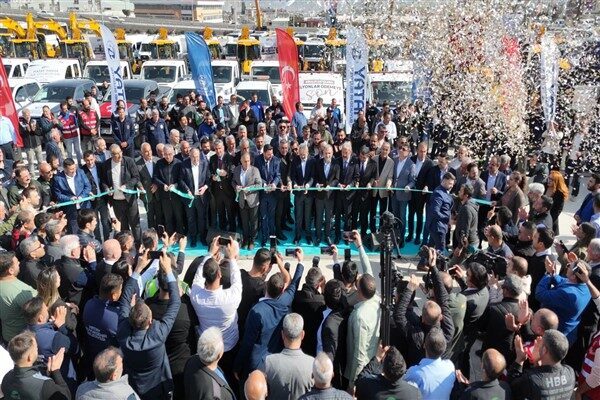 Hatay Büyükşehir Belediyesi (HBB) Başkanı Mehmet Öntürk'ün öncülüğünde, belediyenin araç