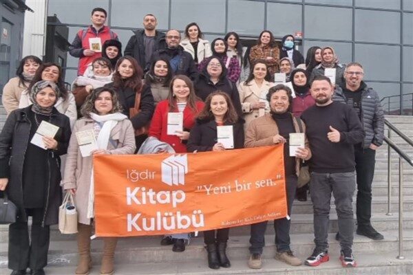 Etkinlik kapsamında kitap dostları, okuma alışkanlığını yaygınlaştırmak ve farkındalık oluşturmak
