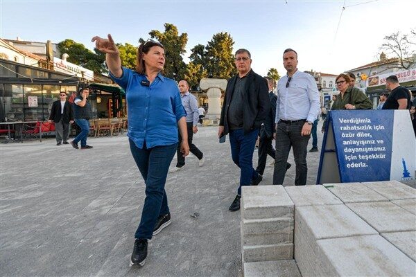 Foça Belediye Başkanı Saniye Bora Fıçı'nın da katıldığı programda, ilk