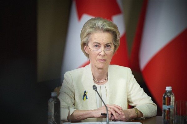 AB Komisyon Başkanı Ursula von der Leyen 800 milyar euro'ya