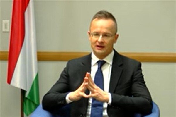 Szijjarto, ''Macaristan, Zakarpatya'daki Macar ulusal topluluğunun hakları geri verilene kadar