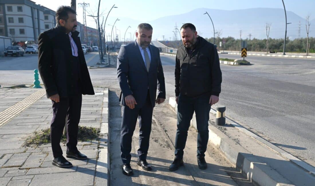 Manisa Büyükşehir Belediyesi ekipleri, bisiklet yolunda kapsamlı bir çalışma yürütüyor.