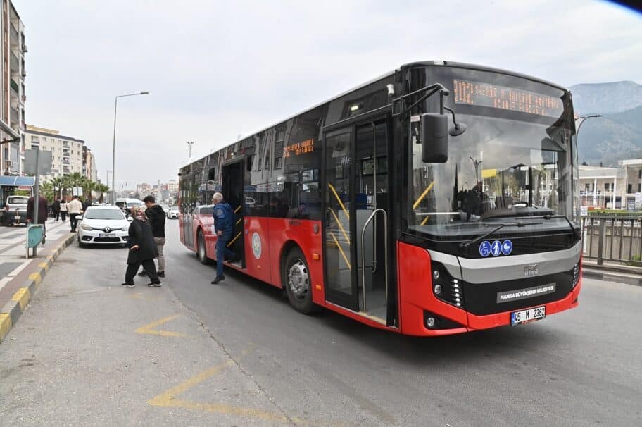 Manisa Büyükşehir Belediyesi’ne ait resmi toplu taşıma araçları ile MANULAŞ’a