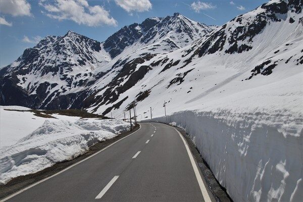 Meteoroloji'den yapılan açıklamaya göre, hava  sıcaklığının, Güneydoğu Anadolu'da 3 ila