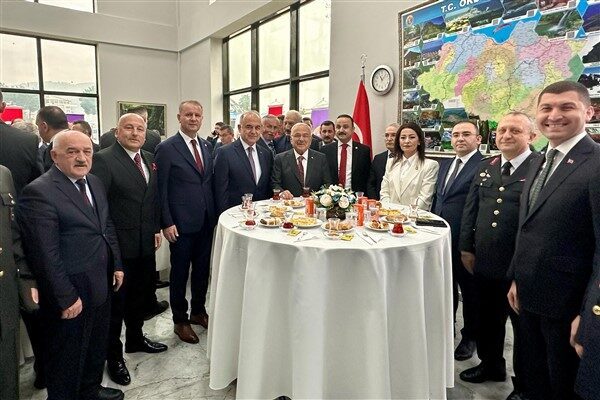 Ordu Valiliği sosyal tesislerinde gerçekleştirilen "Ordu Kent Bayramlaşması Programı"na, Vali