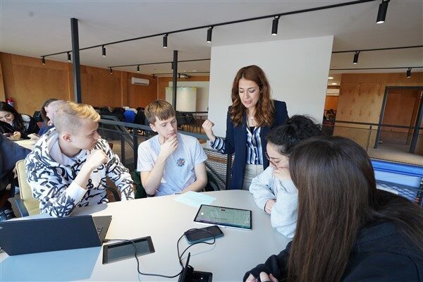Beylikdüzü Belediyesi, Yaşar Acar Fen Lisesi tarafından yürütülen Erasmus+ Öğrenci