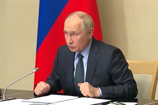 Rusya Federasyonu Devlet Başkanı Putin ile BAE Devlet Başkanı Muhammed