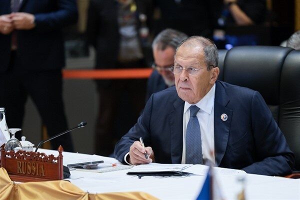 Rusya Federasyonu Dışişleri Bakanı Lavrov, fiilen yeni bir küresel bölünmenin