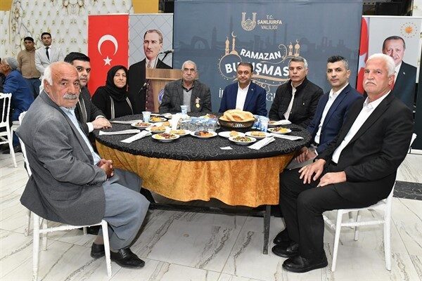İlk olarak Suruç’ta hane ziyaretleri gerçekleştiren Vali Hasan Şıldak, Mehmet