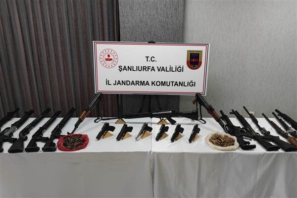 Şanlıurfa’nın Viranşehir ilçesinde, jandarma ekipleri tarafından silah kaçakçılığına yönelik operasyonlar