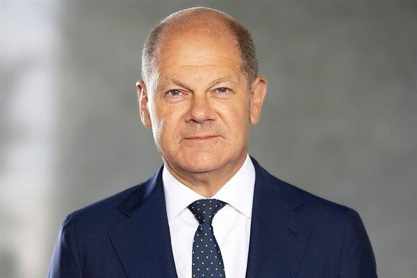 Almanya Başbakanı Olaf Scholz, Almanya Federal Meclisi'nin kararlarının, Ukrayna'ya silah