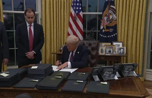 Trump, Ocak ayında TikTok'un Çinli olmayan bir alıcı bulması için