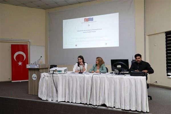 Kadın ve Aile Hizmetleri Daire Başkanlığı Konferans Salonu’nda düzenlenen seminerde,