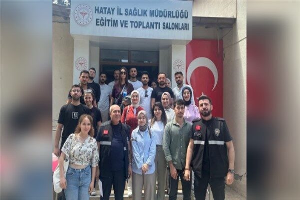 Eğitim kapsamında sağlık personeline; olay yerinde delillerin korunması, adli süreçlerde