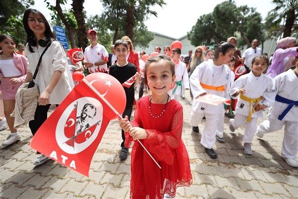 Konak Belediyesi’nin 23 Nisan Ulusal Egemenlik ve Çocuk Bayramı’na özel