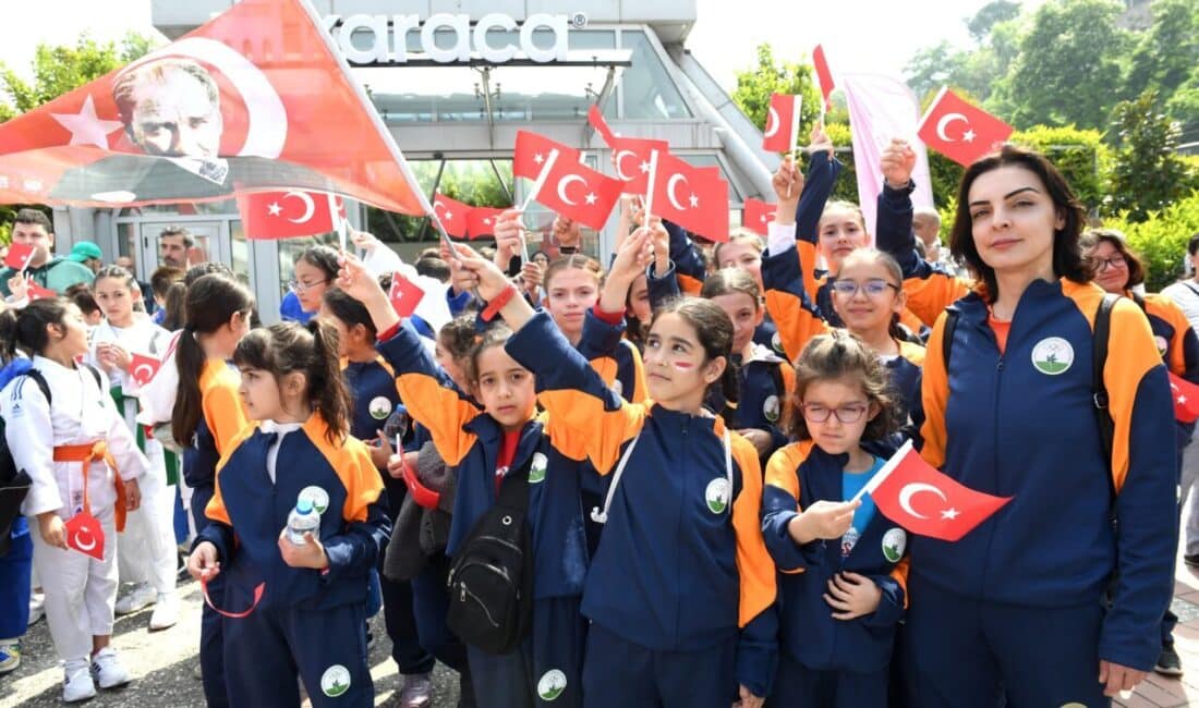 Büyük Önder Mustafa Kemal Atatürk’ün çocuklara armağan ettiği 23 Nisan