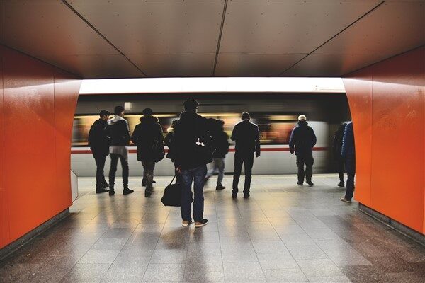 52,5 kilometrelik yeni metro hatları için de çalışmalar hız kazandı.