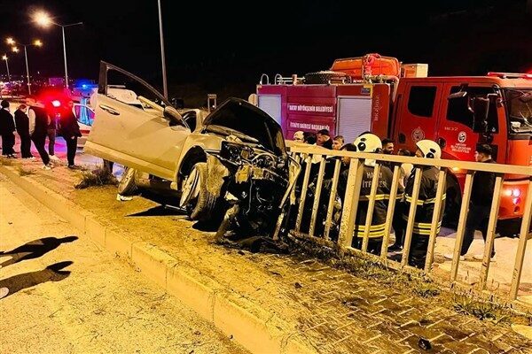 Antakya ilçesine bağlı Orhanlı Mahallesi’nde meydana gelen trafik kazasında 2