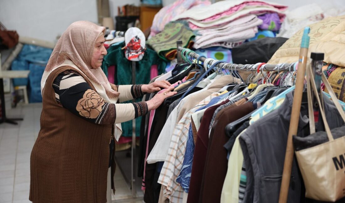 Bağcılar Belediyesi’nin ilk kadın meclis üyesi olan 80 yaşındaki Gülseren