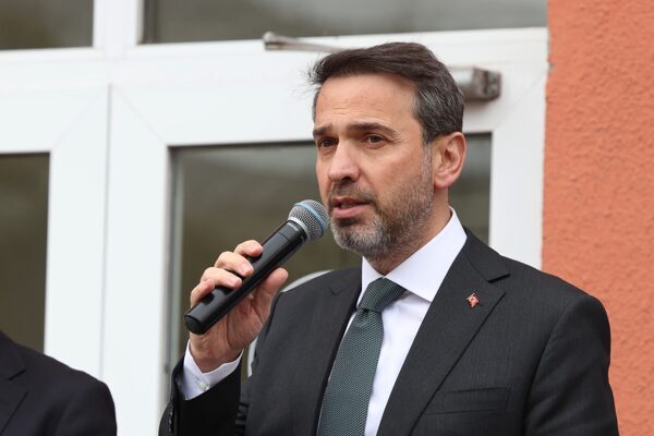 Bakan Bayraktar Mauritius Enerji ve Kamu Hizmetleri Bakanı Patrick Gervais
