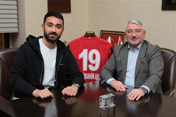 Belediye Başkanı Halil İbrahim Aşgın Çorum Futbol Kulübünün dün olduğu